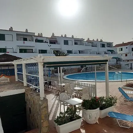 Апартаменты Remarkable 3-bed In Arona *